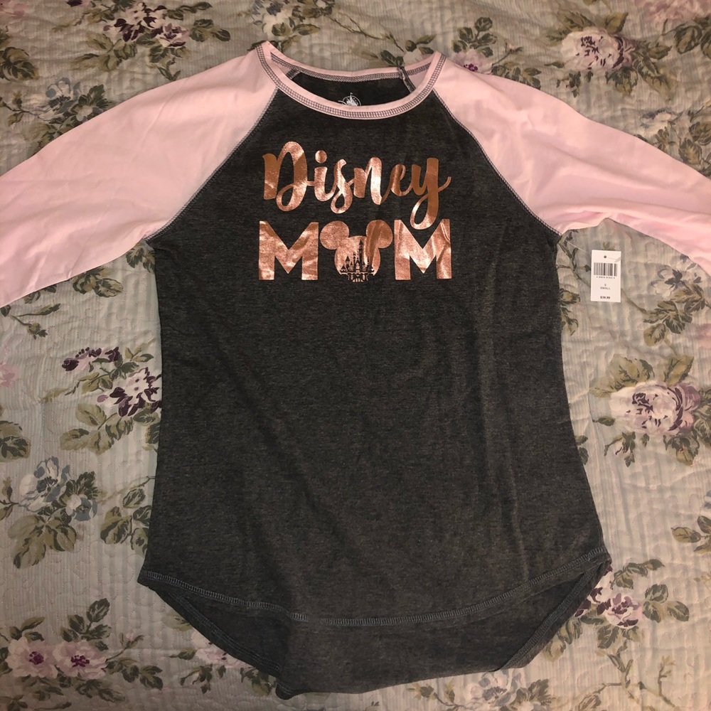 DISNEY PARKS Disney Mom Shirt NWT